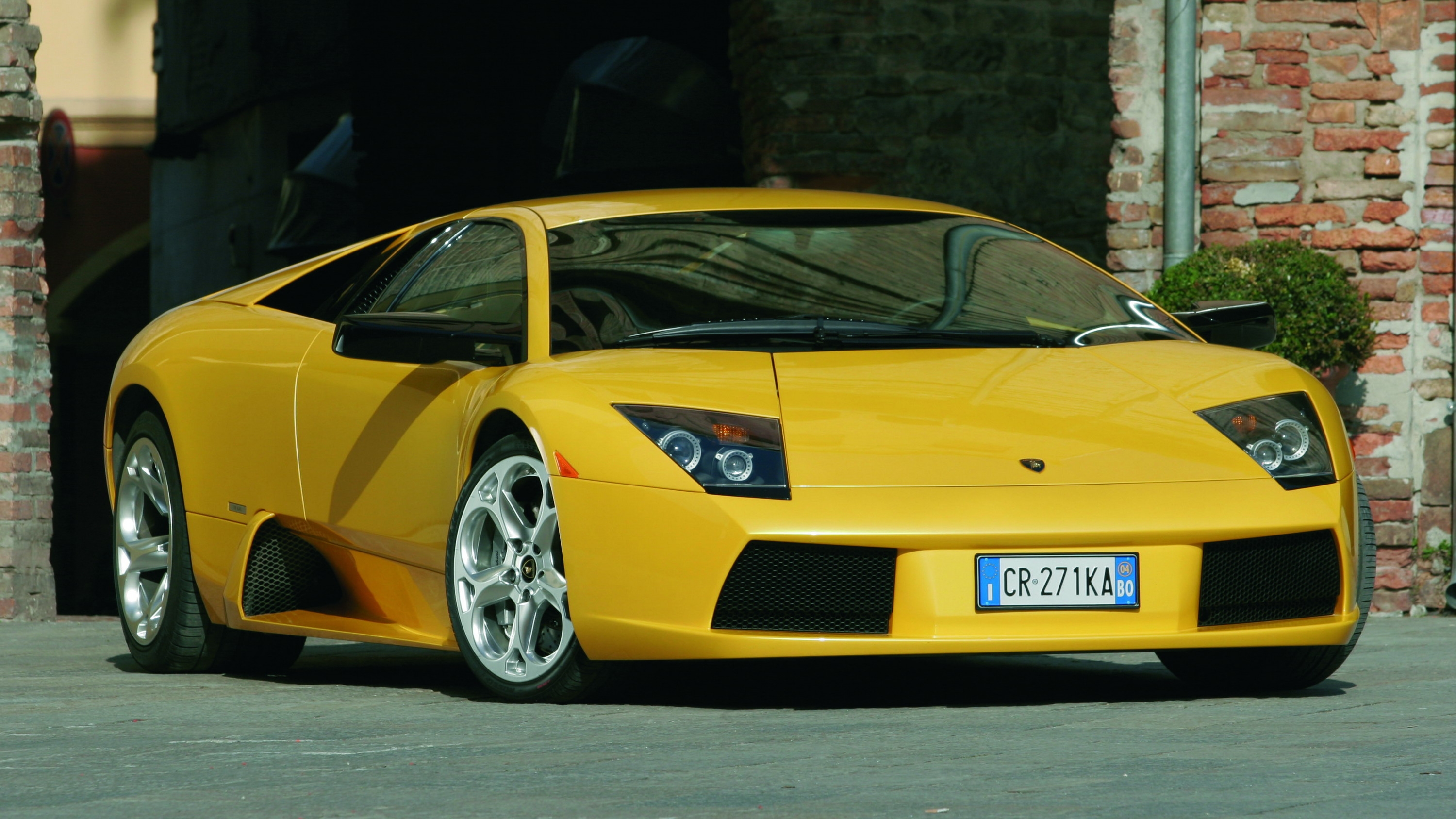 Lamborghini Murciélago  Guide & History 