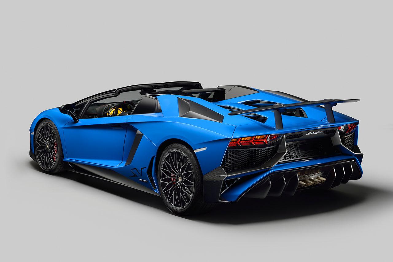 Lamborghini Aventador LP750-4 SV Roadster 